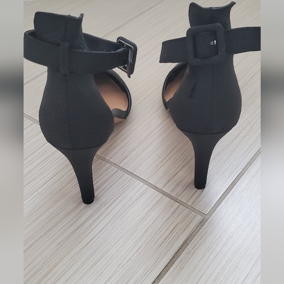 Kelly & Katie Pointed Toe Ankle Stap Pumps Size 8 - Picture 3 of 6